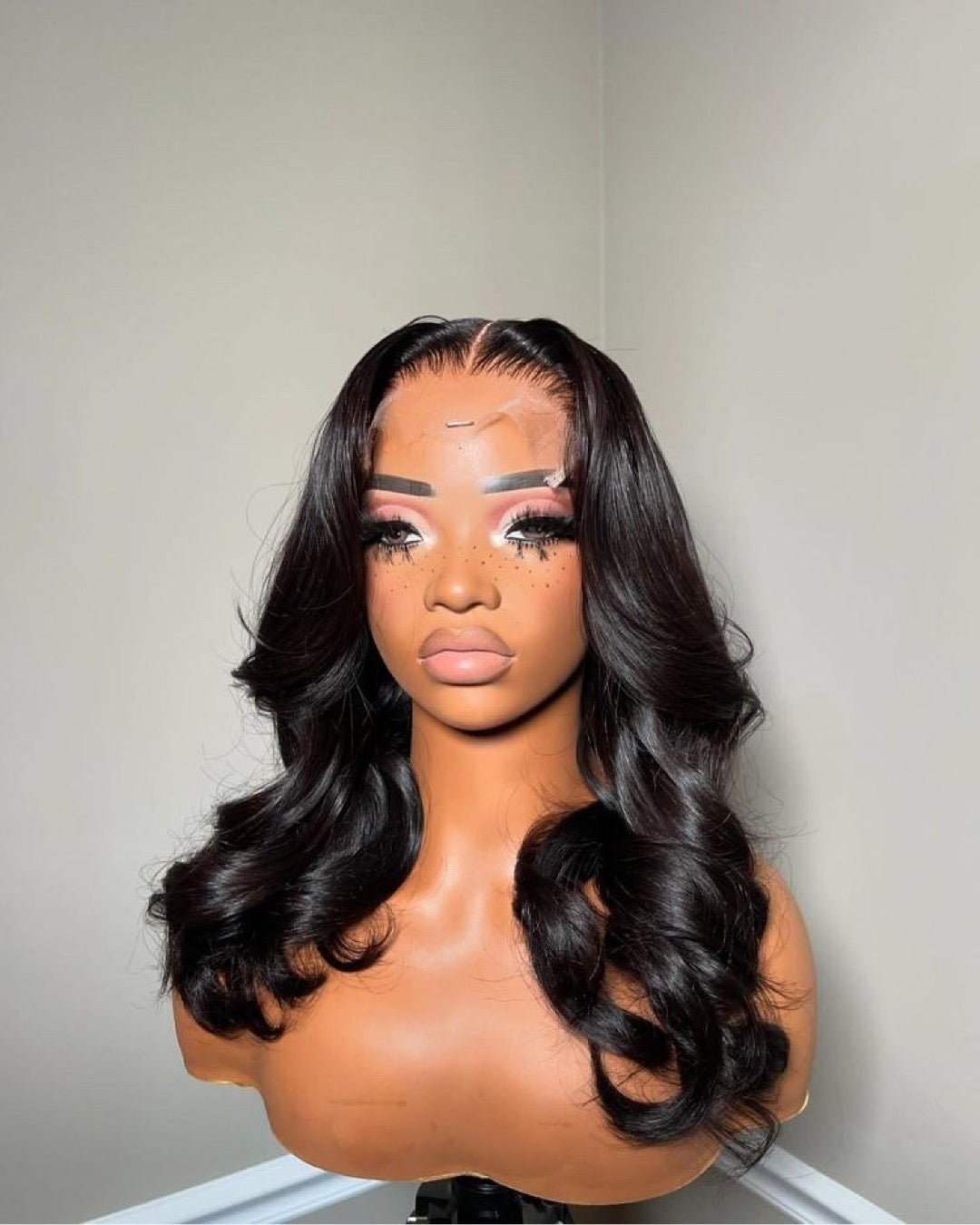 “Dimi” Honey Blonde Body Wave Lace Front Wig