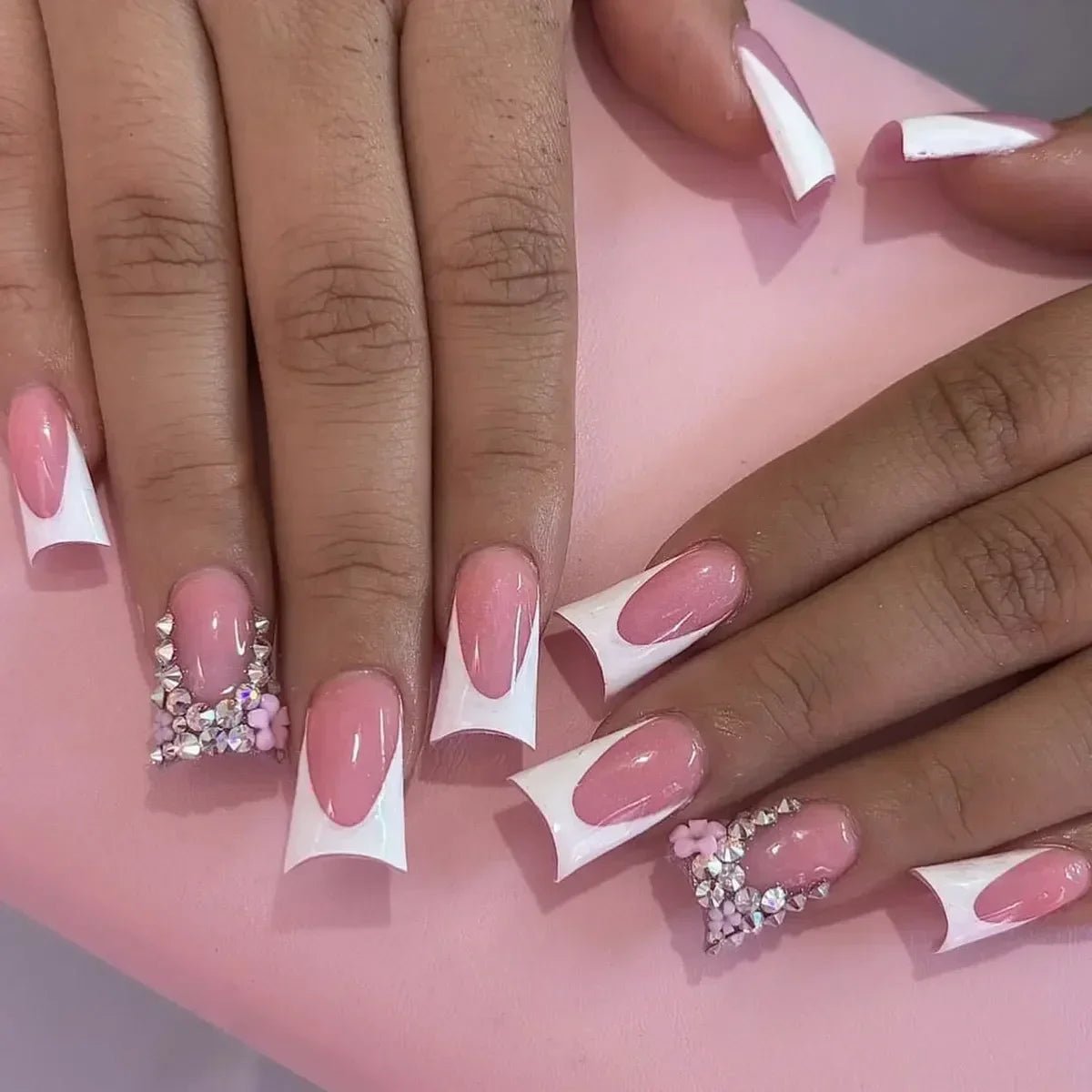 24Pcs Y2K White French Flower Press-On Nails – Diamond Inlaid Duckbill Tips